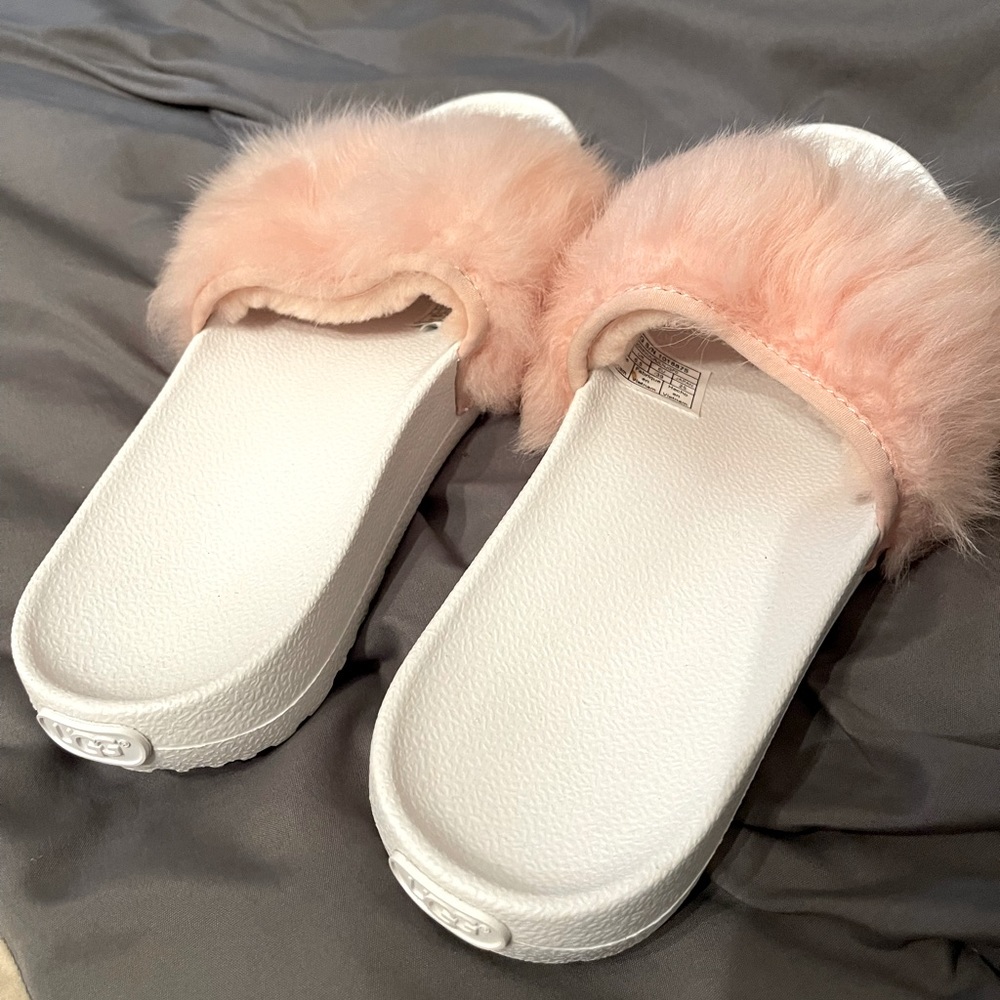 Comfy Barbie! Brand New, Never Worn UGG Slides/Slipper